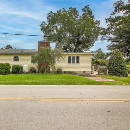 Image 1 - 906 Nine Foot Road, Newport, Carteret County, NC 28570, USA - House for sale