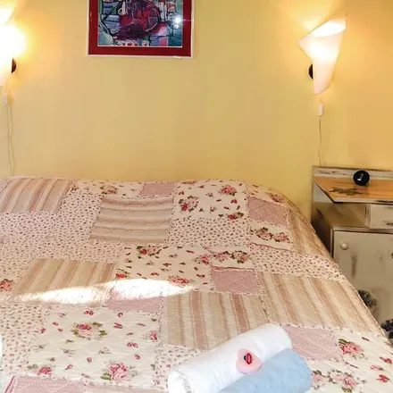 Rent this 2 bed apartment on 21425 Općina Selca