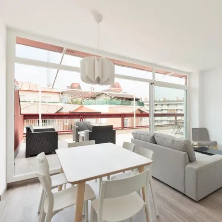 Rent this 3 bed apartment on Carrer de Londres in 6, 08001 Barcelona