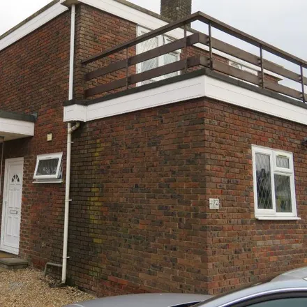 Rent this 8 bed duplex on 76 The Chase in Guildford, GU2 7TD