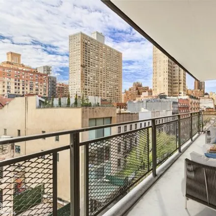 Buy this studio apartment on 1565 1st Avenue in New York, NY 10028