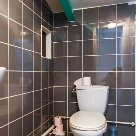 Rent this 2 bed house on 92110 Clichy