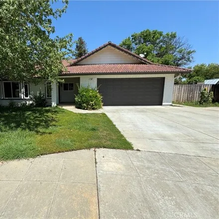 Buy this 4 bed house on 901 McKelvy Avenue in Clovis, CA 93611