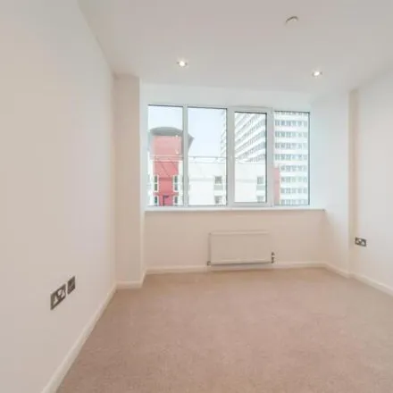 Image 5 - Government office, Lansdowne Road, London, CR0 2BX, United Kingdom - Apartment for rent