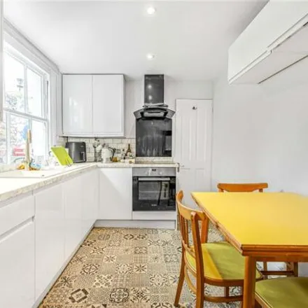 Image 2 - 17 Bedford Road, London, SW4 7SH, United Kingdom - Apartment for sale