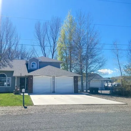 Buy this 3 bed house on 1101 E Street in Baker City, OR 97814