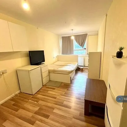 Rent this 1 bed apartment on Eureka Road in London, KT1 3JG