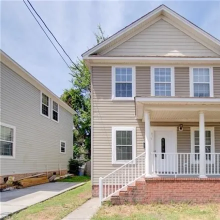 Rent this 3 bed house on 816 B Ave in Norfolk, Virginia