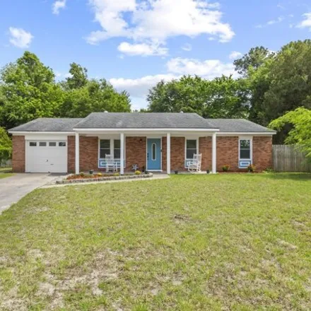 Buy this 3 bed house on 424 Duff Ct in Jacksonville, North Carolina