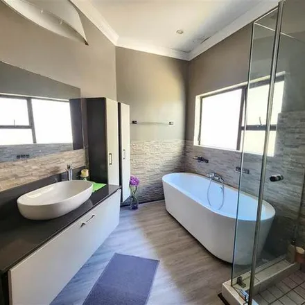 Image 4 - Woodhill Drive, Tshwane Ward 91, Gauteng, 0072, South Africa - Apartment for rent
