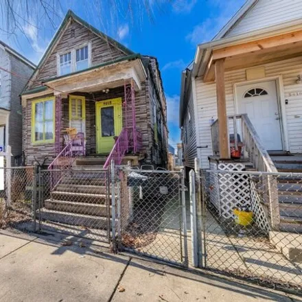 Buy this 5 bed house on 5418 South Marshfield Avenue in Chicago, IL 60609