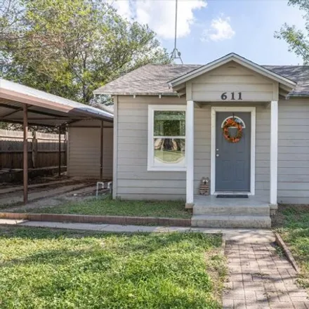 Image 2 - 670 Kirk Street, Hico, Hamilton County, TX 76457, USA - House for sale