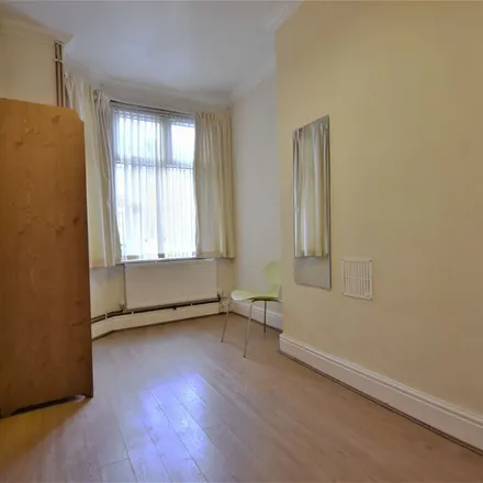 Rent this 4 bed apartment on 138 Humber Avenue in Coventry, CV1 2AR