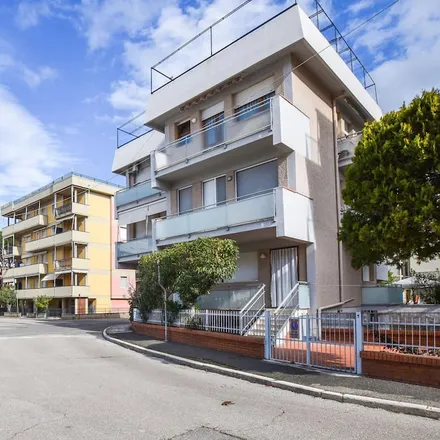 Image 8 - Follonica, Piazza Don Minzoni, 58022 Follonica GR, Italy - Apartment for rent