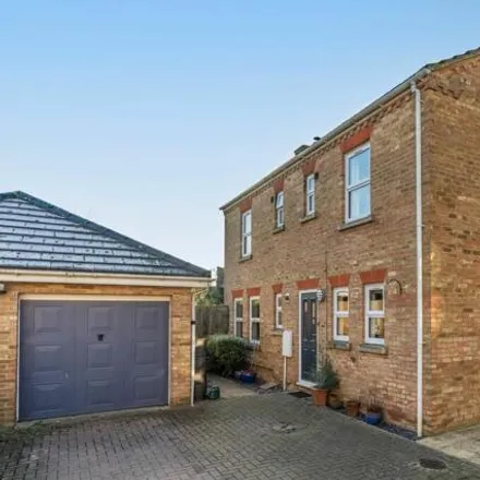 Buy this 4 bed townhouse on 7 Curringtons Close in Cottenham, CB24 8AY
