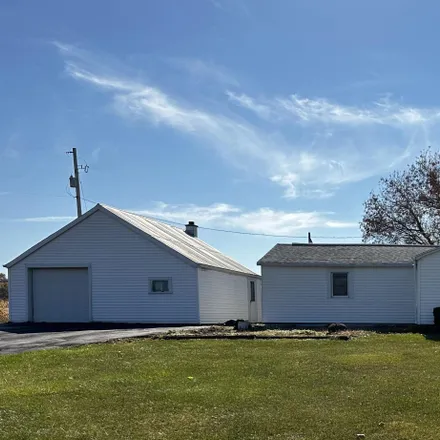 Buy this 3 bed house on 898 South Union Street in Tecumseh, Lenawee County