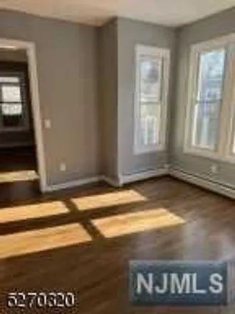 Image 5 - 37 Westcott Street, East Orange, NJ 07017, USA - House for rent