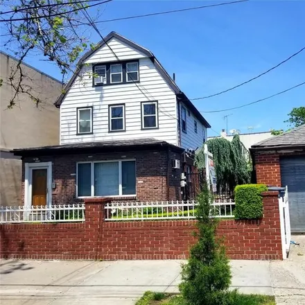 Buy this 6 bed townhouse on Rite Aid in 65th Street, New York