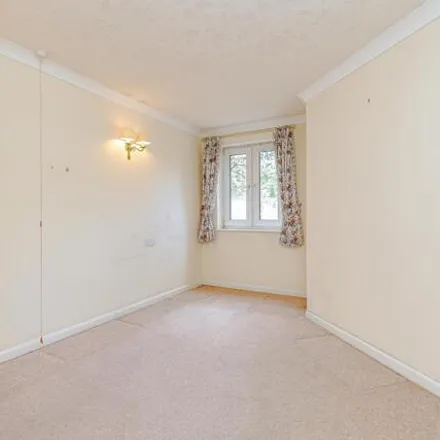 Image 9 - Croydon Road, Tandridge, CR3 6QF, United Kingdom - Apartment for sale