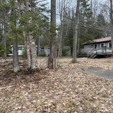 Image 1 - 9811 West Baird Street, Brimley, Superior Township, MI 49715, USA - House for sale