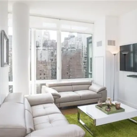 Image 1 - Shift Midtown, 330 West 38th Street, New York, NY 10018, USA - Apartment for rent