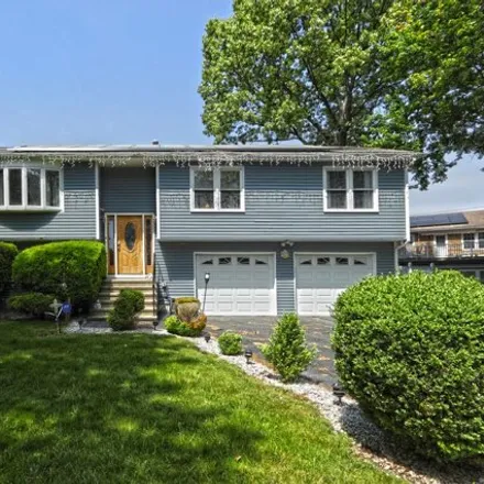 Buy this 3 bed house on 15 Squire Court in Milford, CT 06460