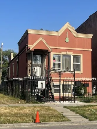 Image 3 - 3736 South Calumet Avenue, Chicago, IL 60653, USA - House for sale
