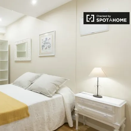 Rent this 5 bed room on Madrid in Calle de Manuel Ferrero, 7