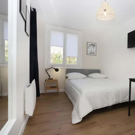 Rent this 2 bed room on 7 Rue du Bouguen in 29200 Brest, France