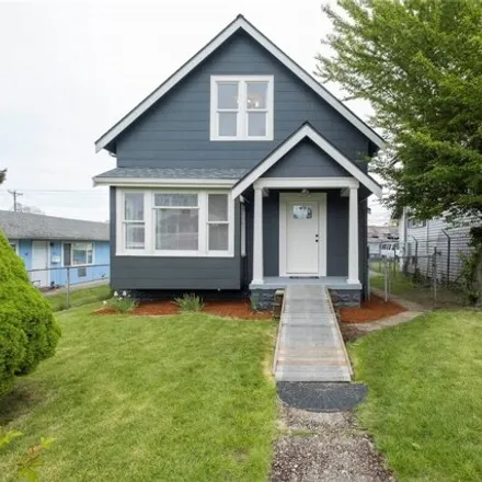 Buy this studio house on 3753 South L Street in Tacoma, WA 98418