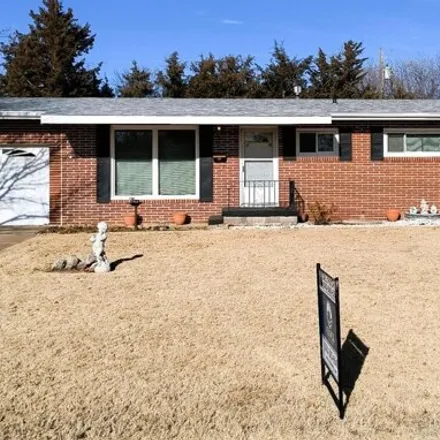 Image 3 - 229 East 19th Street, Larned, KS 67550, USA - House for sale