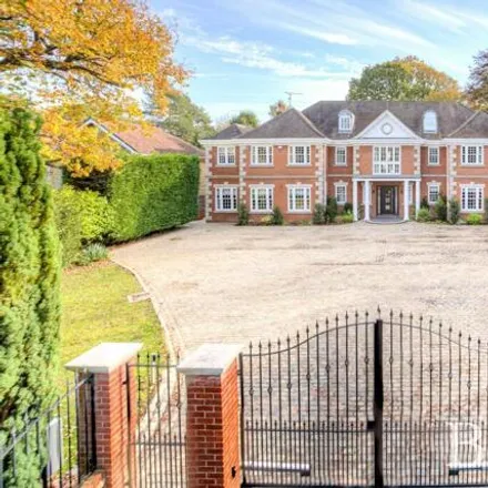 Buy this 7 bed house on Norsey Road in Billericay, CM11 1BG