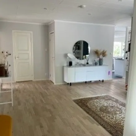 Rent this 5 bed apartment on Notariegatan 15b in 216 11 Malmo, Sweden