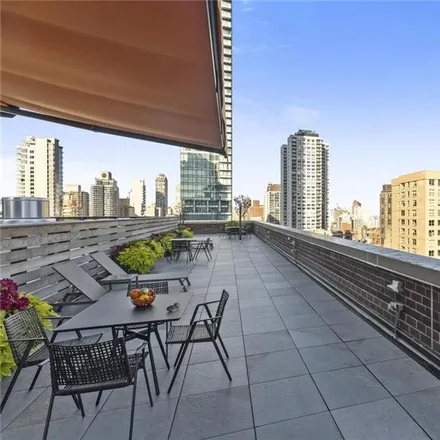 Image 7 - The Brevard, 245 East 54th Street, New York, NY 10022, USA - Condo for sale