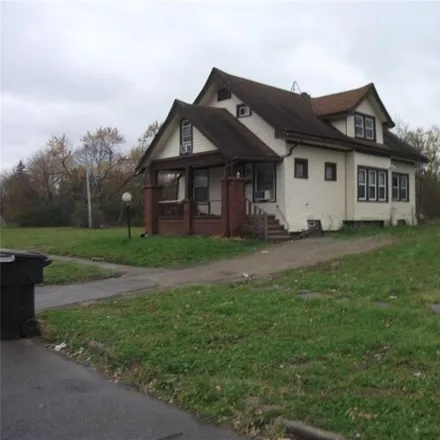 Buy this 5 bed house on 3222 Chalfonte Street in Detroit, MI 48238