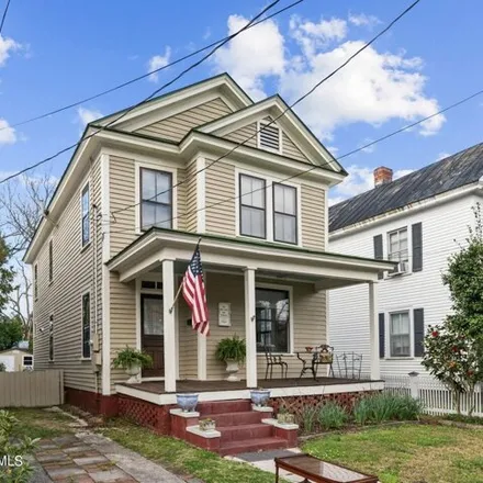Image 1 - 422 Avenue A, New Bern, NC 28560, USA - House for sale