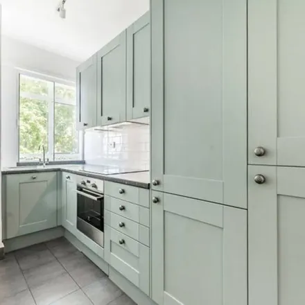 Rent this 3 bed apartment on 7 Cheltenham Terrace in London, SW3 4RD