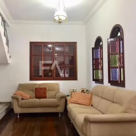 Buy this 4 bed house on Rua Álvaro Francisco Pinheiro in Monte Castelo, Macaé - RJ