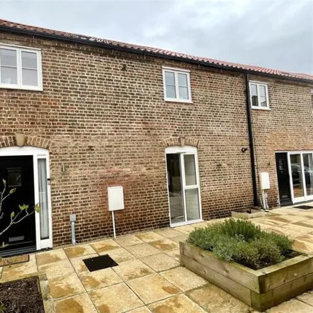 Buy this 2 bed townhouse on Pets and Produce in 4 High Street, Donington