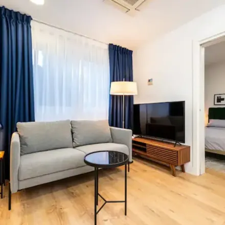 Image 3 - Calle de El Algabeño, 28043 Madrid, Spain - Apartment for rent