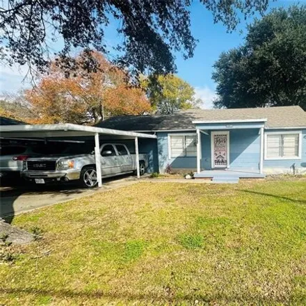 Buy this 3 bed house on 3086 Berry Avenue in Groves, TX 77619