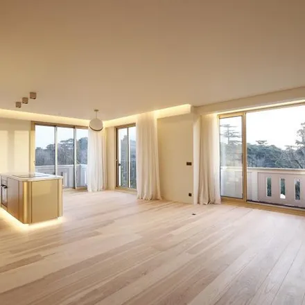 Rent this 4 bed apartment on 1 Place Winston Churchill in 92200 Neuilly-sur-Seine, France