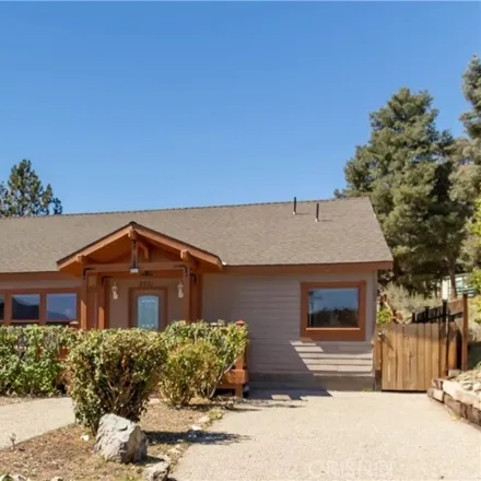 Buy this 4 bed house on 2721 Everest Way in Pine Mountain Club, Kern County