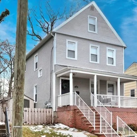 Rent this 2 bed house on Fielding School in Academy Street, Maplewood