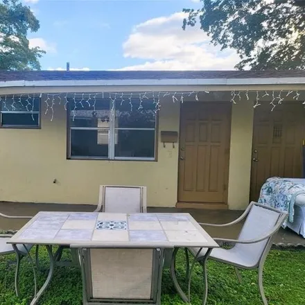 Rent this 2 bed house on 2656 Northwest 9th Avenue in Jenada Isles, Wilton Manors