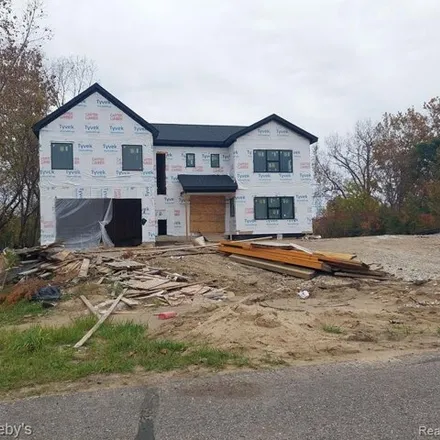 Buy this 3 bed house on 6141 Whispering Meadows in White Lake Charter Township, MI 48383