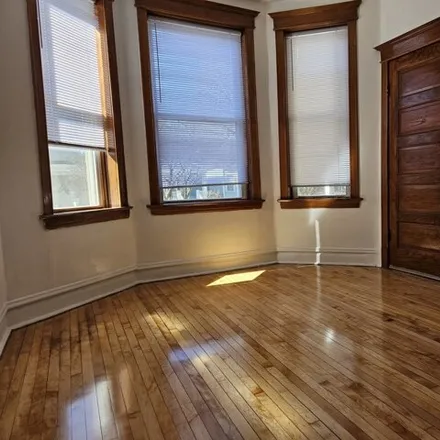 Image 2 - 4543 North Keystone Avenue, Chicago, IL 60630, USA - House for rent