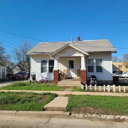 Buy this 2 bed house on 213 West 4th Street in Wellington, KS 67152
