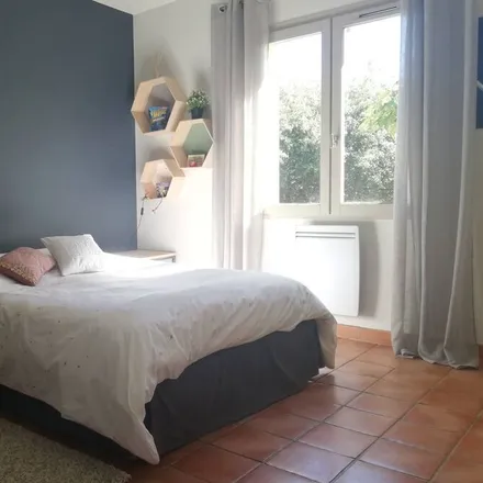 Rent this 3 bed house on 84220 Cabrières-d'Avignon