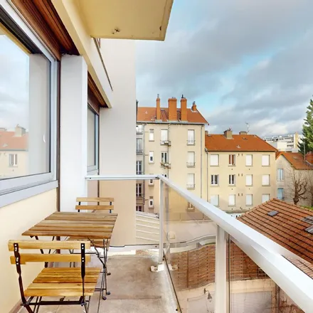 Rent this 3 bed apartment on 45 Boulevard Côte-Blatin in 63000 Clermont-Ferrand, France